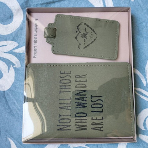Passport holder and luggage keychain new