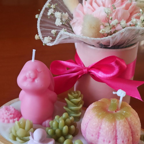 Wax treats new, handmade scented candles