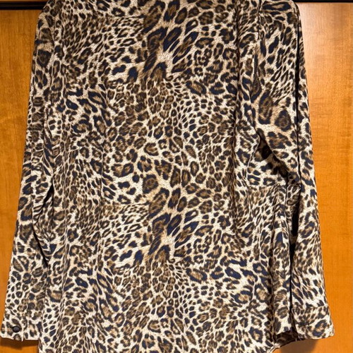 Camelot shirt new, size M, beige brown