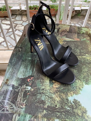 Zara сандали обувки нови, размери 40 и 41, черни