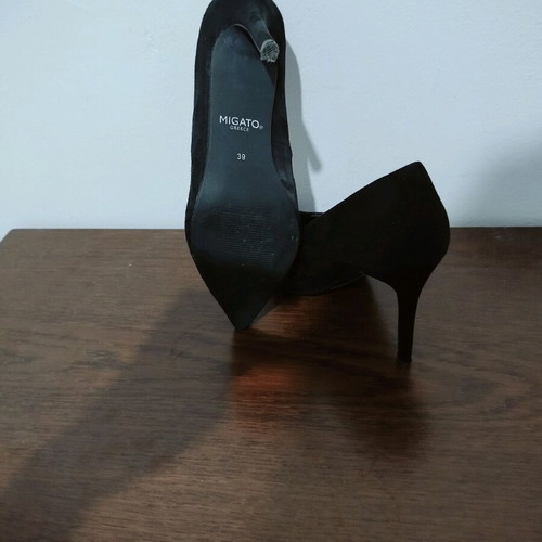 Migato suede pumps like new, size 39, black