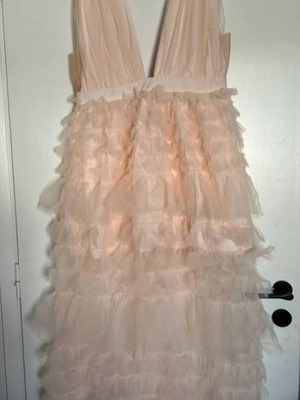 Maxi dress like new, baby pink, tulle, open bust, size large