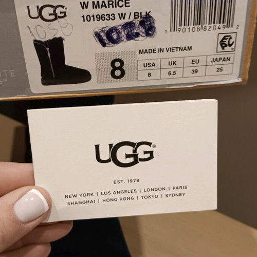 UGG women's boots used with zipper and silver details size 39