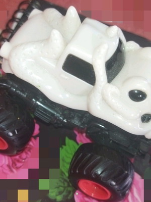 Hotwheels Monsterjam White Dog μεταχειρισμένο συλλεκτικό αυτοκίνητο