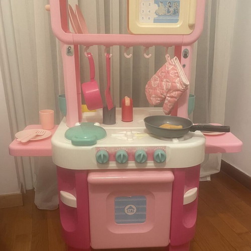 ELC children's kitchen like new with 16 accessories