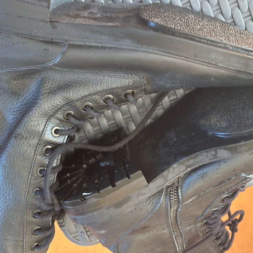 Leather high Zara boots like new, size 40-41 black