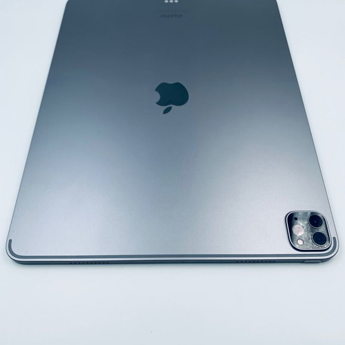 iPad Pro 12.9 2022 256GB used with Magic Keyboard, charger and cable