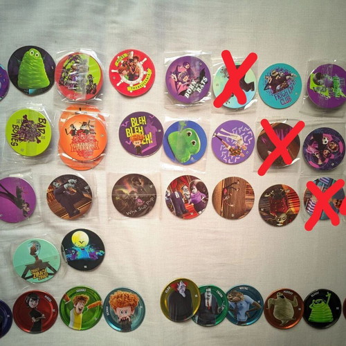 Chipicao Hotel Transylvania tags like new, 27 paper + 10 metal