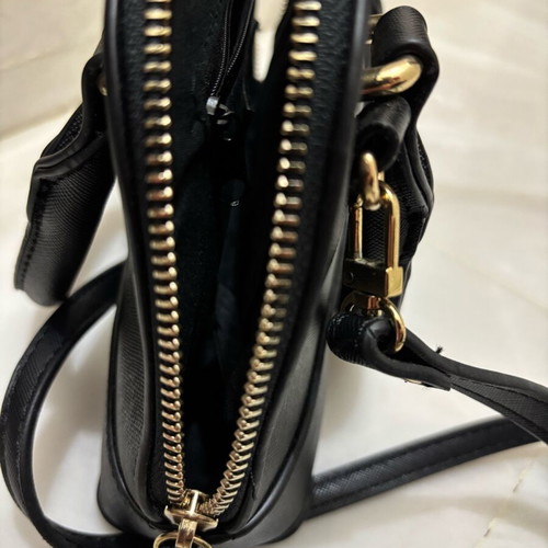 Women's black crossbody bag like new with detachable strap