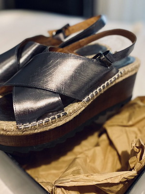 Leather sandals