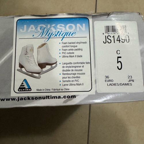Jackson No36 ice skates like new