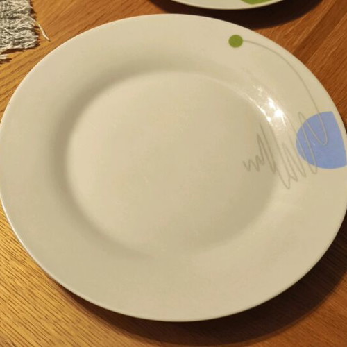 Porcelain daily dish set used, 8 shallow, 6 deep, 6 dessert plates