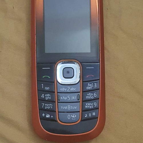 Nokia 2600C mobile phone with camera, radio, Bluetooth