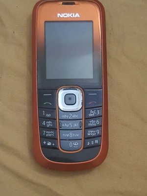 Nokia 2600C mobile phone with camera, radio, Bluetooth