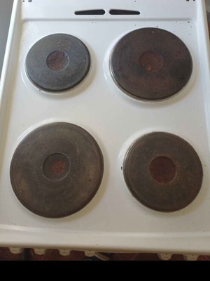 Zanussi stove with 4 burners used