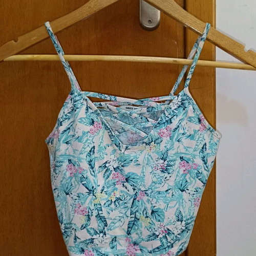 Crop top with leaves and flowers Tally Weijl like new, multicolor
