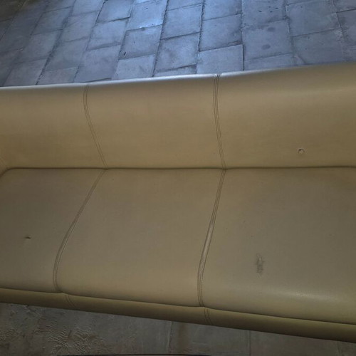 Τριθέσιος καναπές μεταχειρισμένος με επένδυση δερματίνης μπεζ