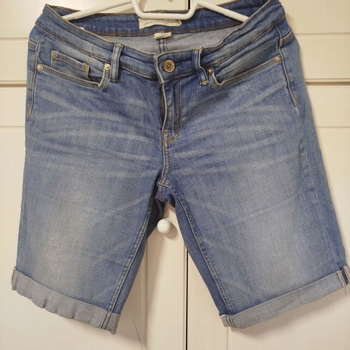 Women's denim bermuda shorts H&M size 28 like new, blue