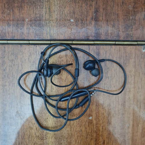 Akg headphones new wired