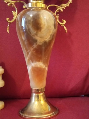 Onyx vase like new
