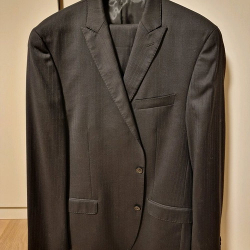 Calvin Klein men's suit like new, 100% wool, black with pin stripe