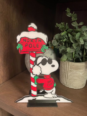 Snoopy North Pole 20 cm with base new