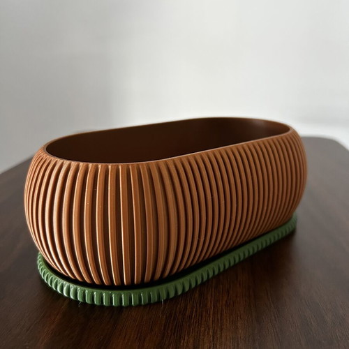 Plastic planter like new, 20x11x7 cm, 2 pieces