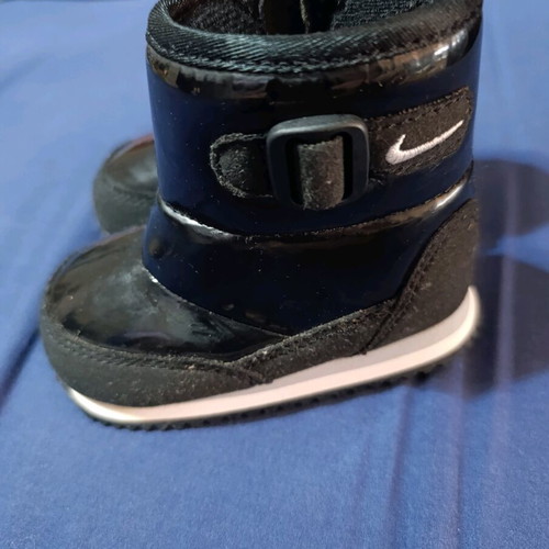 Nike baby boots No 19.5 like new