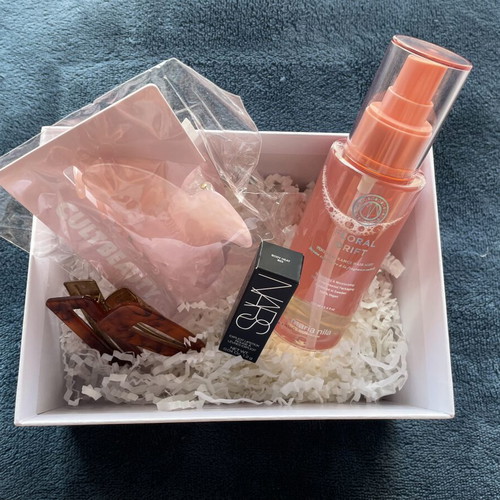 Hair Box I new with Maria Nila mist, hair claw, Nars lipstick