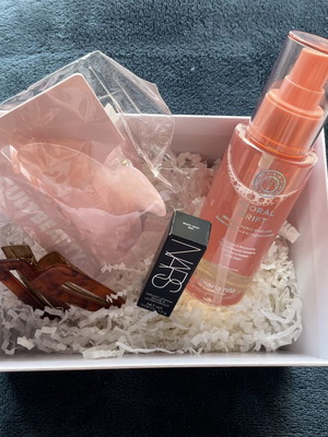 Hair Box I new with Maria Nila mist, hair claw, Nars lipstick