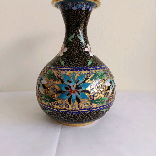 Cloisonne vase like new