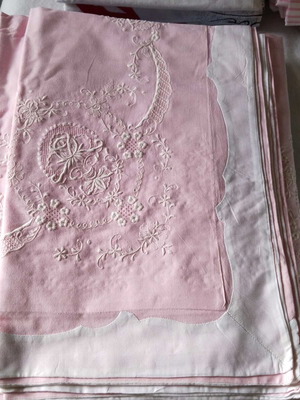 Embroidered double bed sheet set and 2 pillowcases pink new