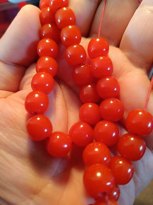 Mastic Worry Beads with Pine Scent, 33 Beads, Metal Tassel