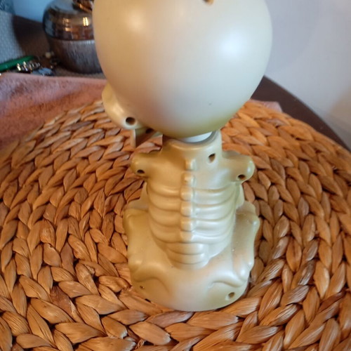 Plastic skull vintage used, not working