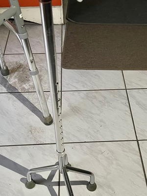 Μαγγούρα τετραπόδη πτυσσόμενη inox καινούργια