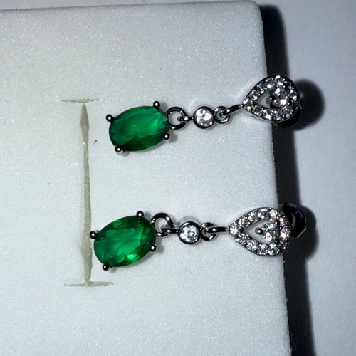 Earrings with green oval and white zirconia like new