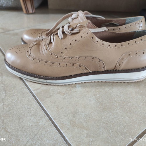 Chaniotakis women's leather Oxford shoes like new