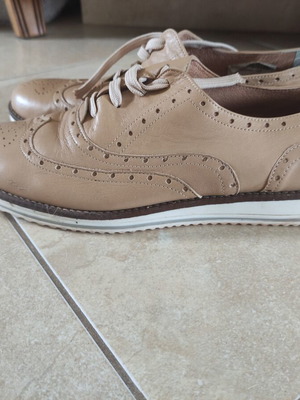 Chaniotakis women's leather Oxford shoes like new