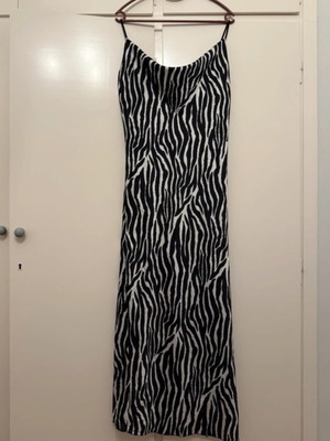 Satin zebra summer dress Only like new, black and white