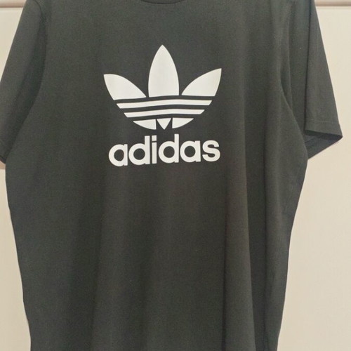 Adidas black t shirt like new, size L