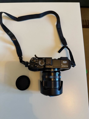 Fujifilm X-E1 mirrorless camera body with XF 18–55mm lens like new