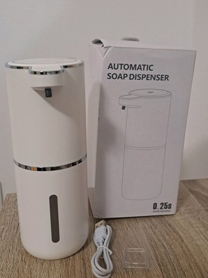 Automatic foaming soap dispenser like new, USB rechargeable 380ml