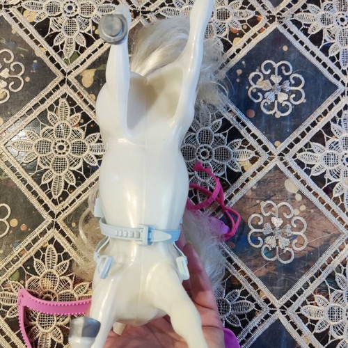 Vintage Barbie Mattel set: Princess doll & carriage horse (80s/00s)