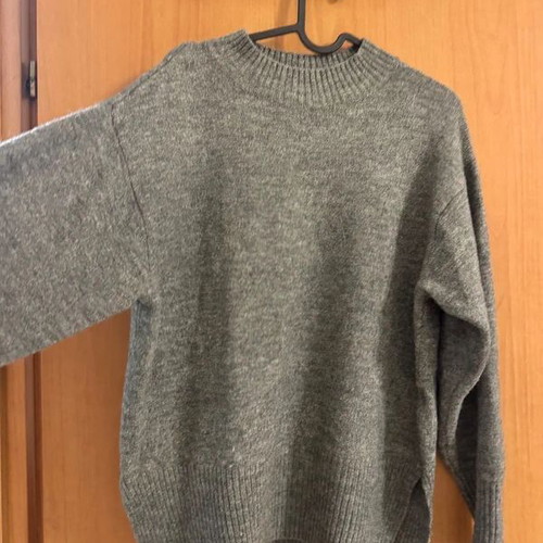 H&M sweater used, gray, size medium-large