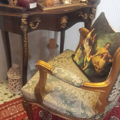 Antique secretary desk like new, solid walnut wood with brass details