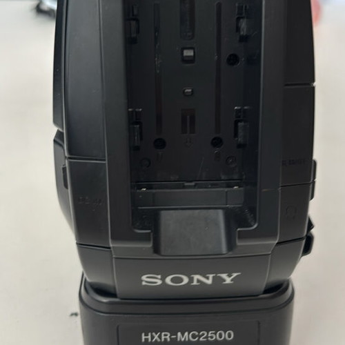 Sony HXR-MC2500 like new with large NP-F970 battery and external microphone