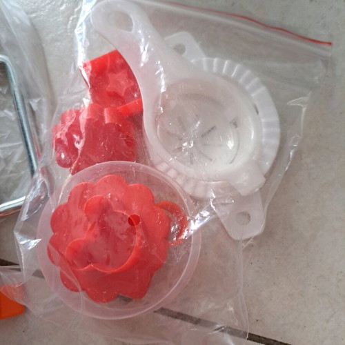 Dough and pasta maker with cutter accessories new