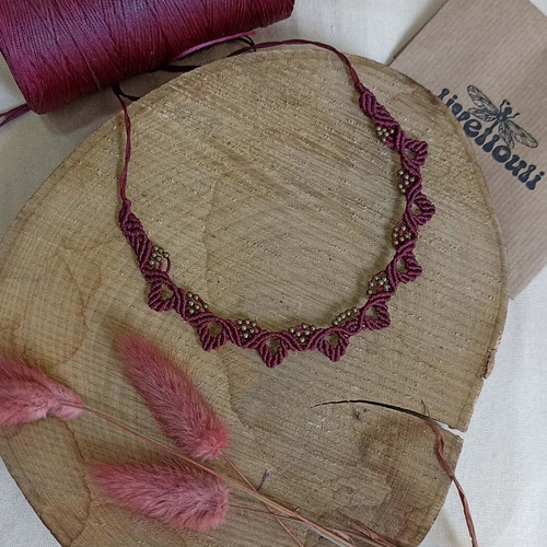 Macrame burgundy necklace with bronze beads and adjustable length