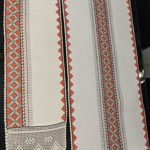 Handmade vintage table runners, set of 2, like new