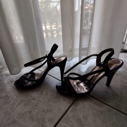 Nak Shoes black pumps size 38 like new